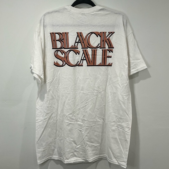 Black Scale Dyadic Short Sleeve Tee in White - Picture 5 of 8